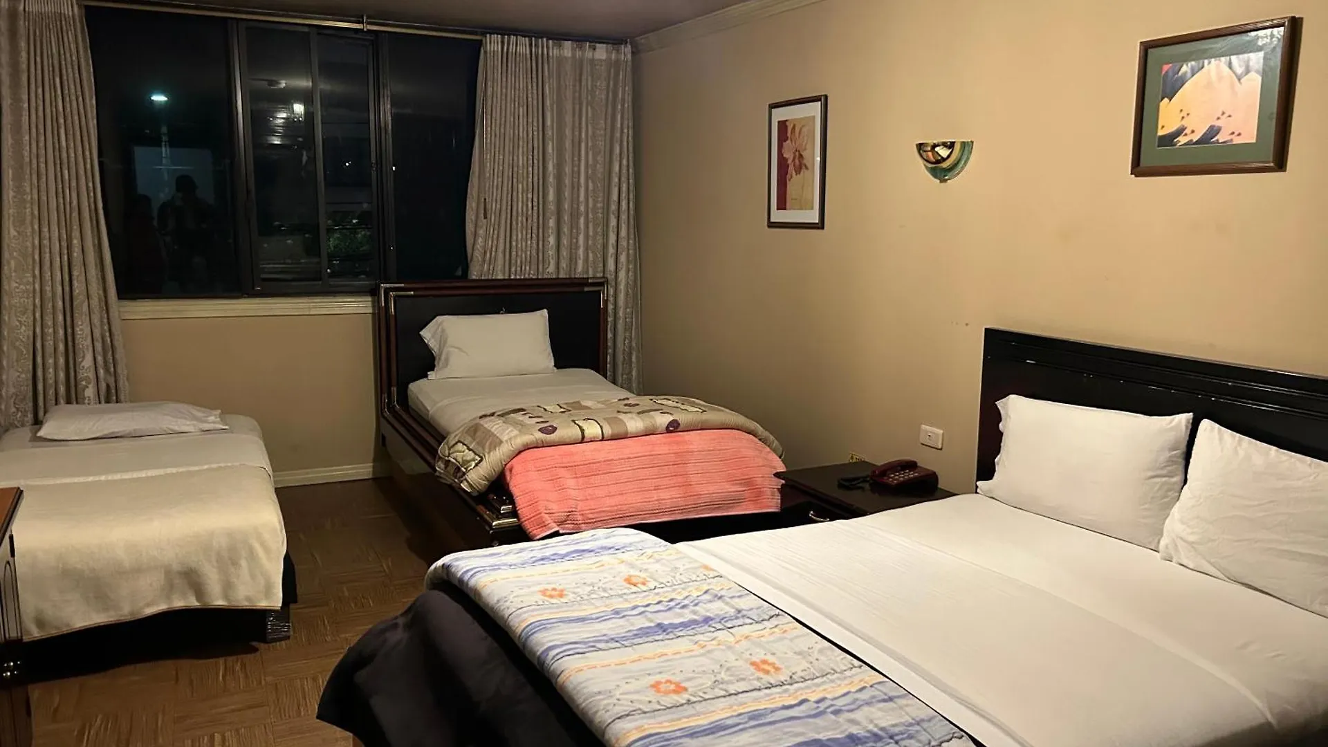 Guest house Inaquito Gold Hostal