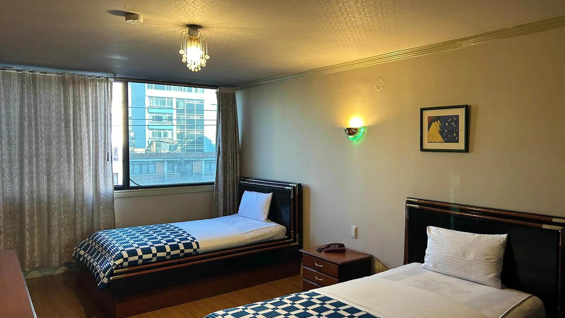 Inaquito Gold Hostal كويتو